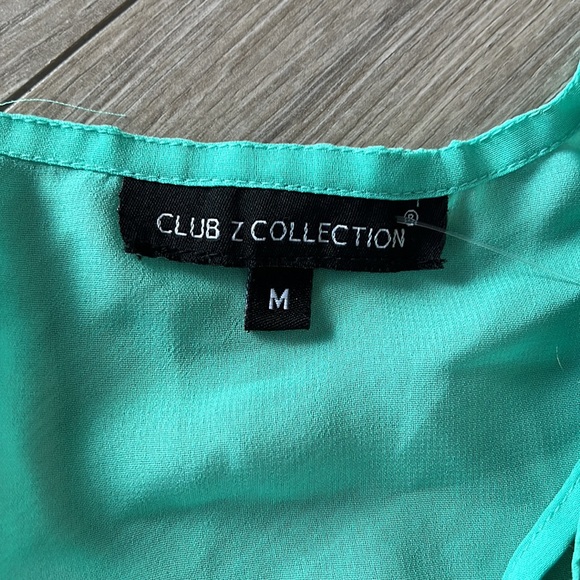 Size medium sheer beach cover up. Never warm. Bright vibrant color - Picture 3 of 3